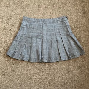 Forever 21 black and white plaid/square like pattern pleated mini skirt, US 30